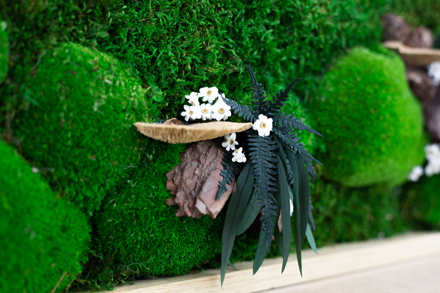 Wunderschöne grüne Wanddekoration aus konserviertem Moos mit LED-Beleuchtung und lebendem Moos für Büro oder Zuhause (1-teiliger Rahmen)