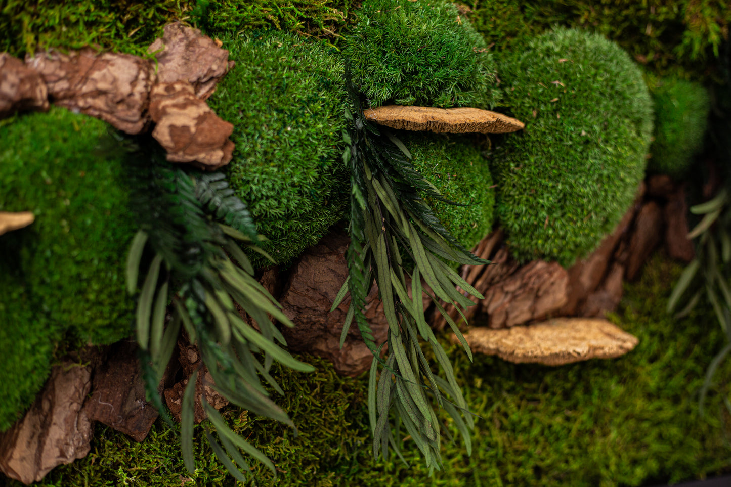 Wunderschöne grüne Wanddekoration aus konserviertem Moos mit LED-Beleuchtung, gerahmte Pflanzen-Wanddekoration