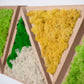 3D-Wanddekoration aus konserviertem Moos: Naturholz, grüne und gelbe Kunst – das perfekte Weihnachtsgeschenk!