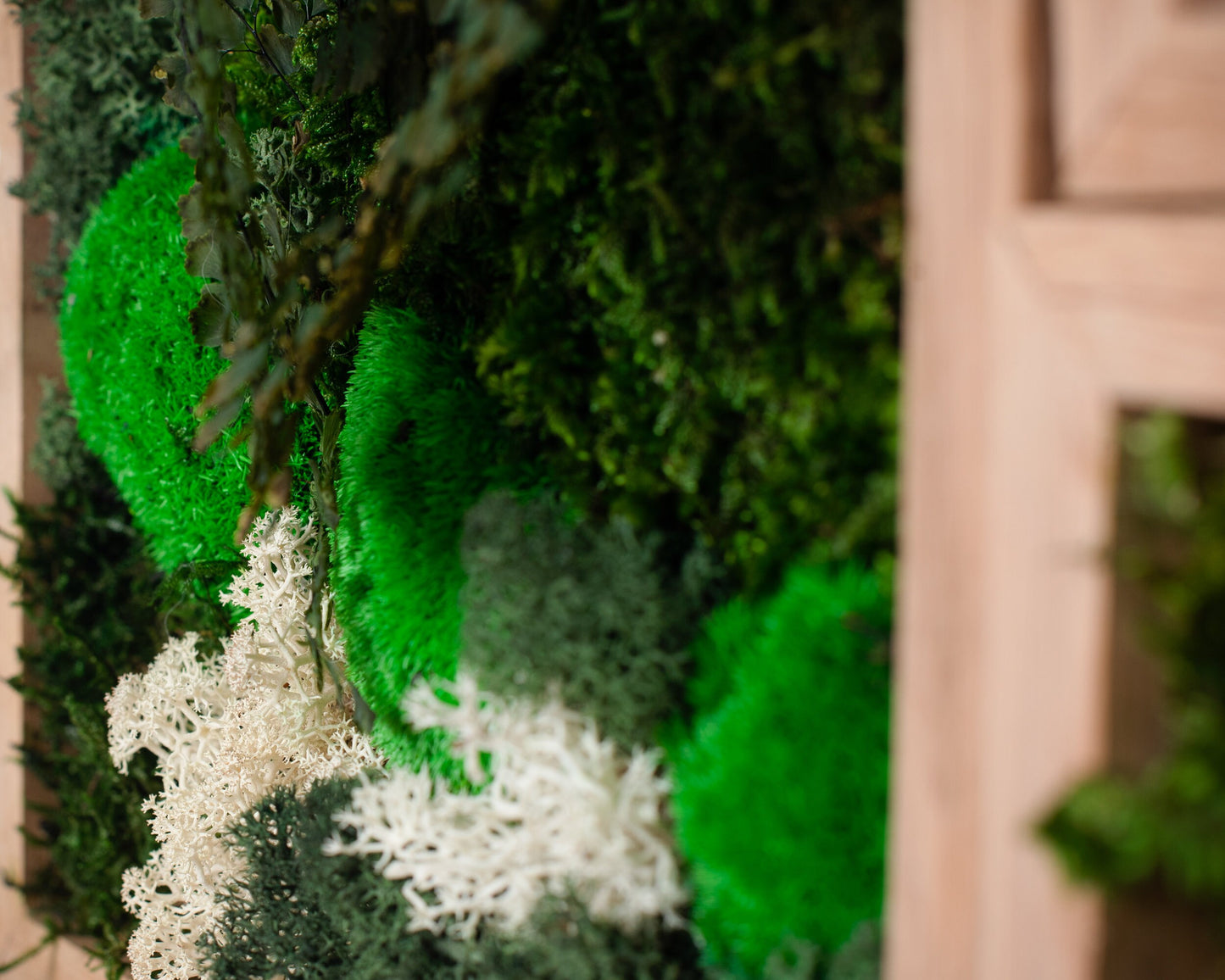 Kunstpaneele aus konserviertem Moos: Das perfekte Weihnachtsgeschenk für alle, die ihre Wohnungseinrichtung lieben!