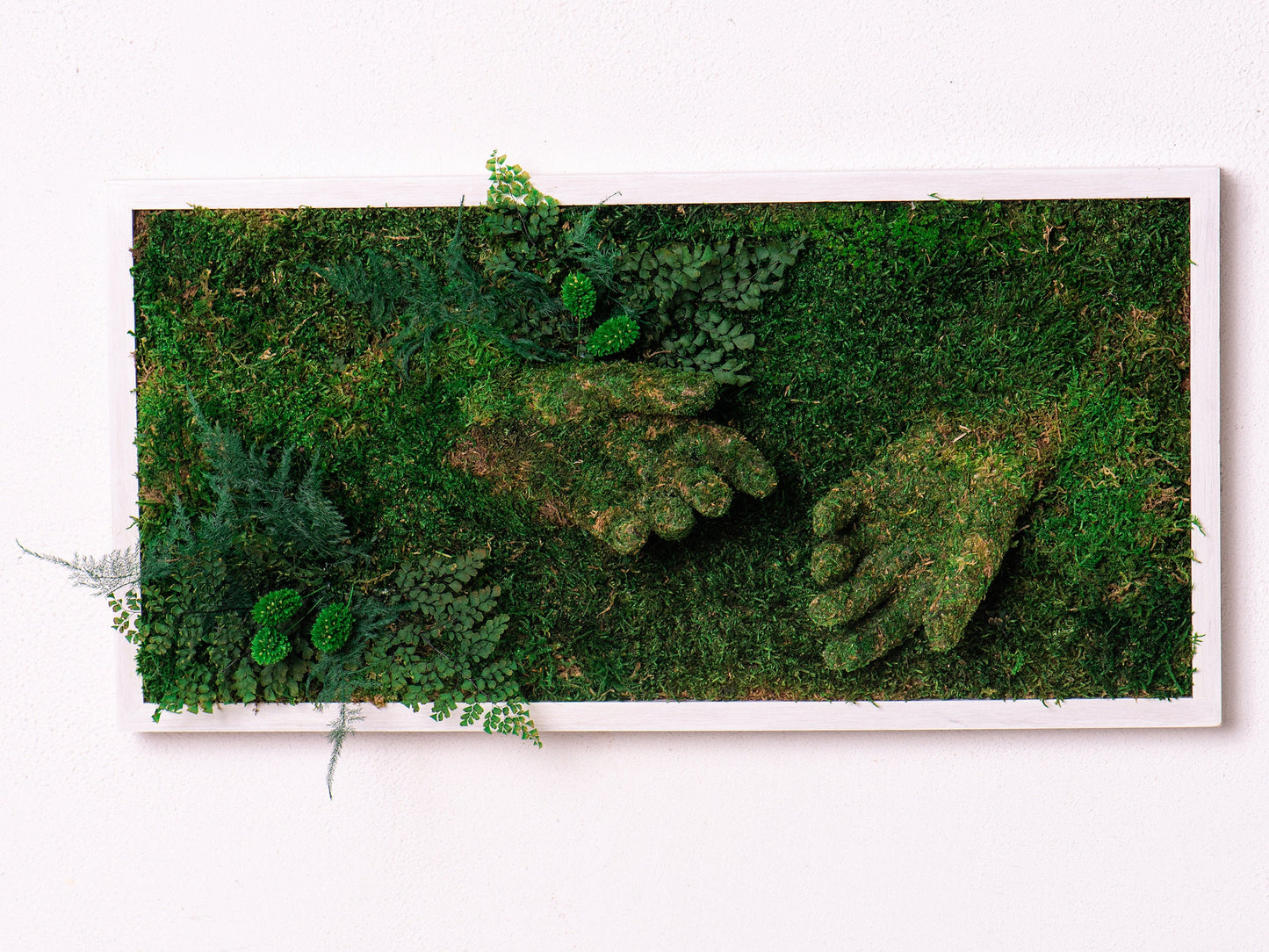 Verleihen Sie Ihrem Raum neues Leben mit einzigartiger 3D-Moos-Wandkunst in Handform – dem Meisterwerk von Greenwall!