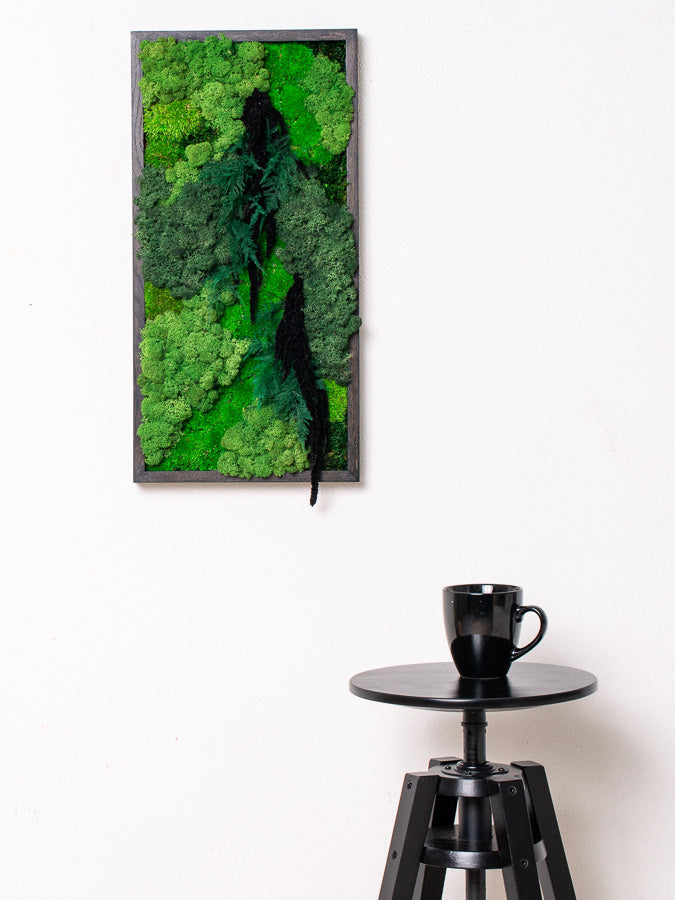 Wanddekoration aus konserviertem grünem Moos – ein umweltfreundliches Kunstwerk
